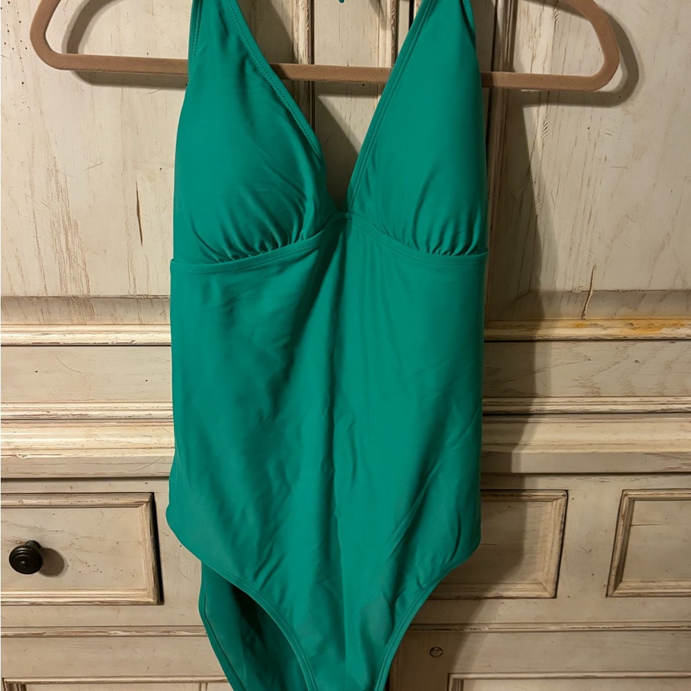 Old Navy Green Halter Bathing Suit. Size L. EUC